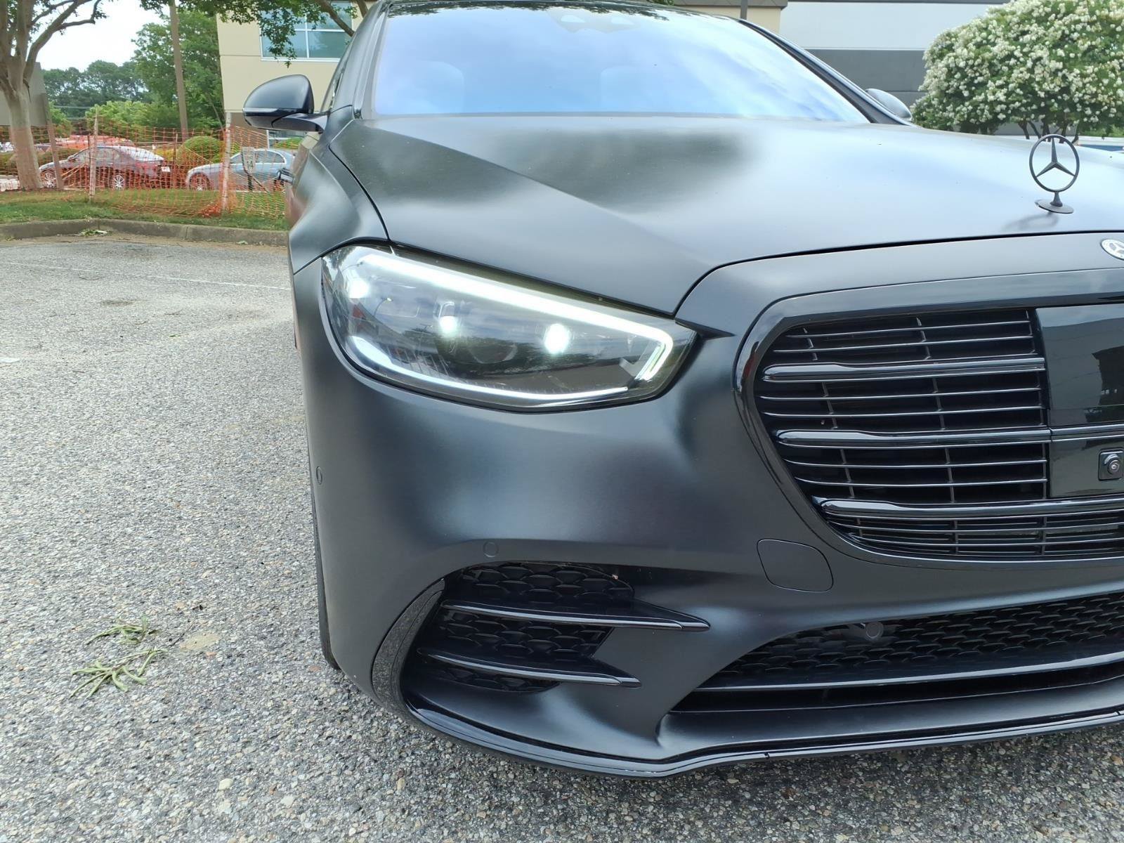 Used 2022 Mercedes-Benz S 580 4MATIC Sedan w/ AMG Line Package image 4