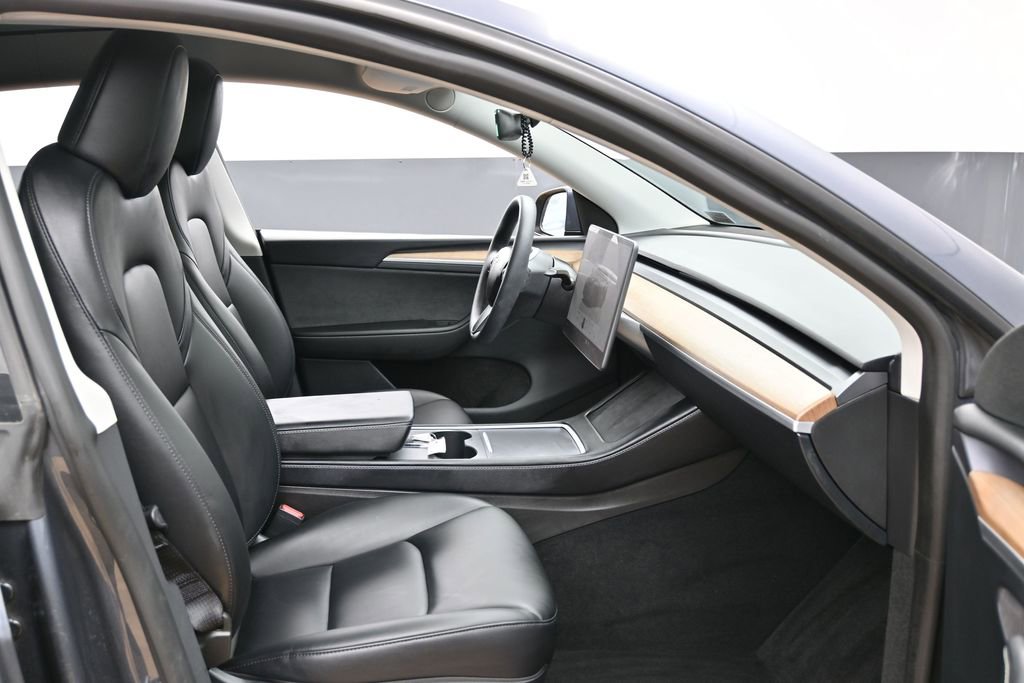 Used 2023 Tesla Model Y Long Range AWD/4WD image 44