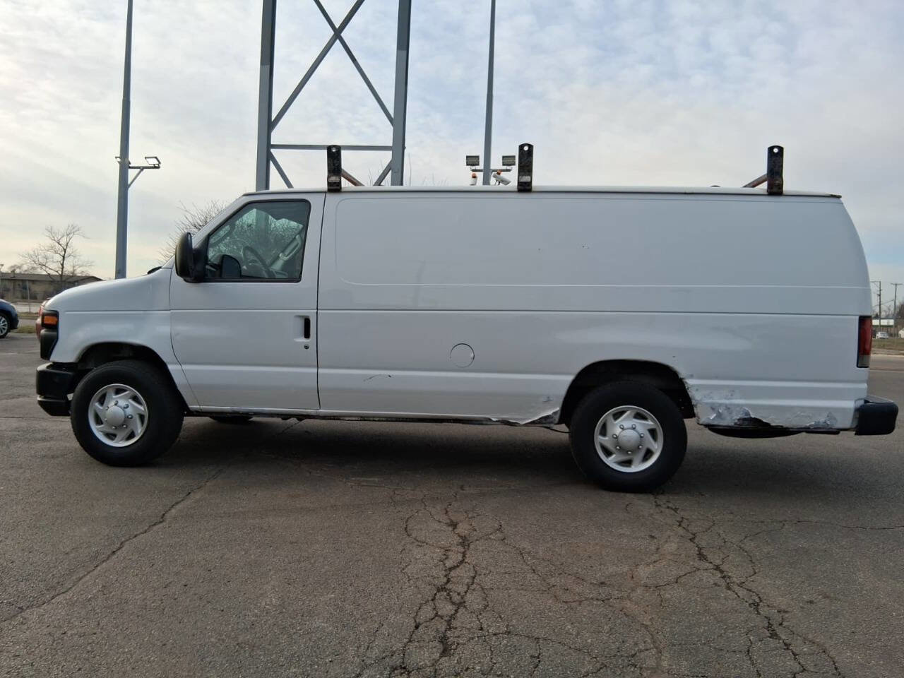 Used 2014 Ford E-250 and Econoline 250 Extended w/ Crew Van Package image 4