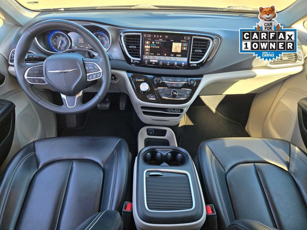 Used 2023 Chrysler Pacifica Touring-L FWD image 14