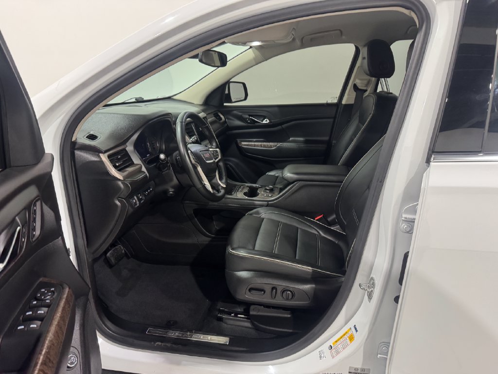 Used 2023 GMC Acadia Denali FWD image 13