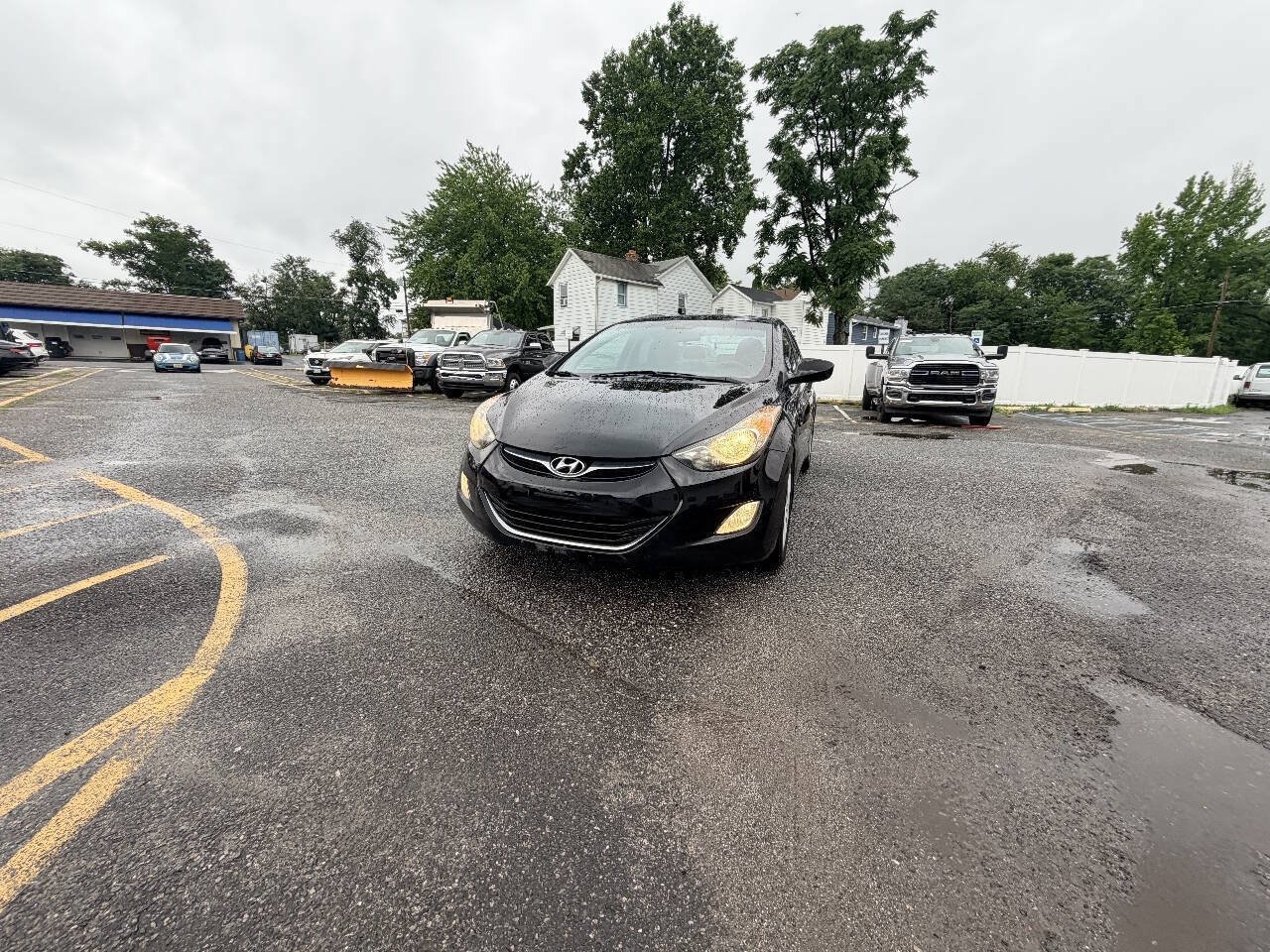 Used 2012 Hyundai Elantra GLS w/ Preferred Pkg 3 FWD image 2
