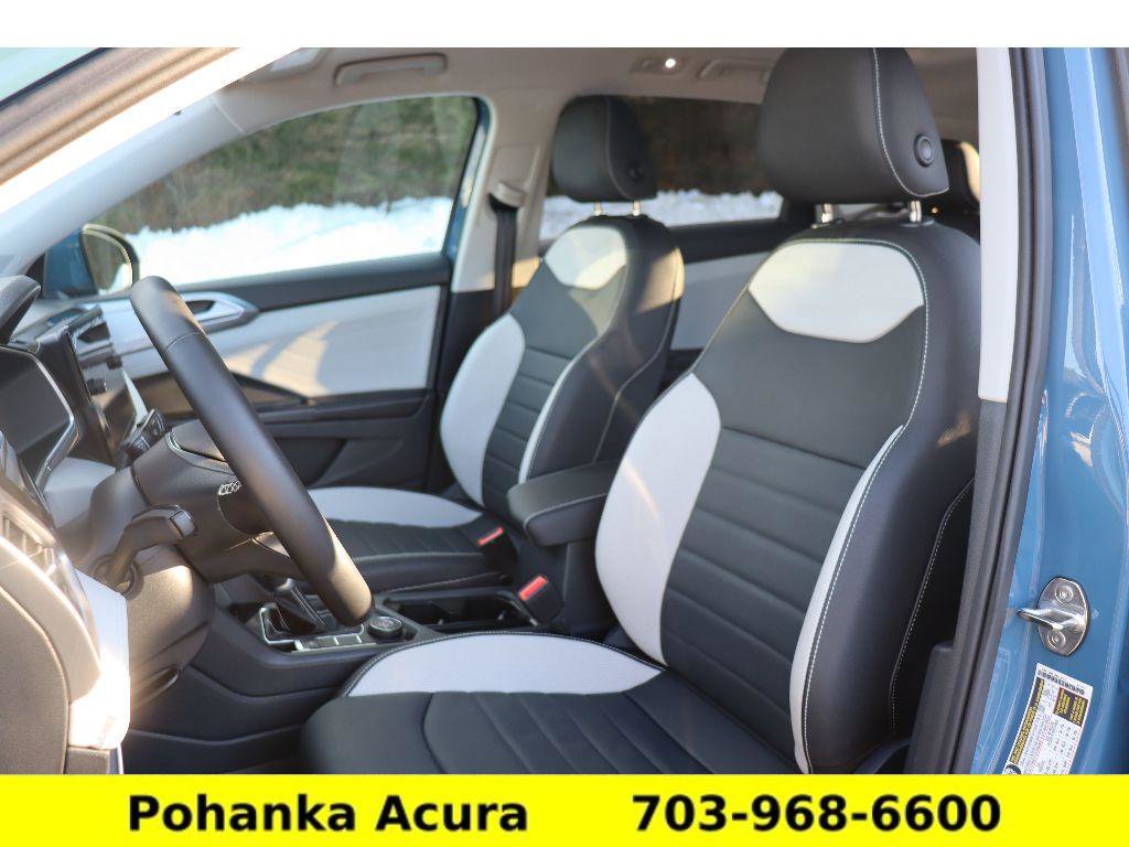 Used 2025 Volkswagen Taos SEL image 22