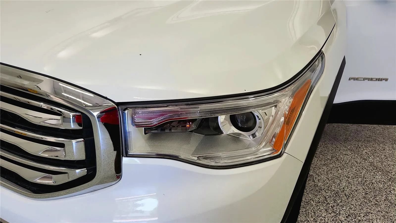 Used 2017 GMC Acadia SLE FWD image 14