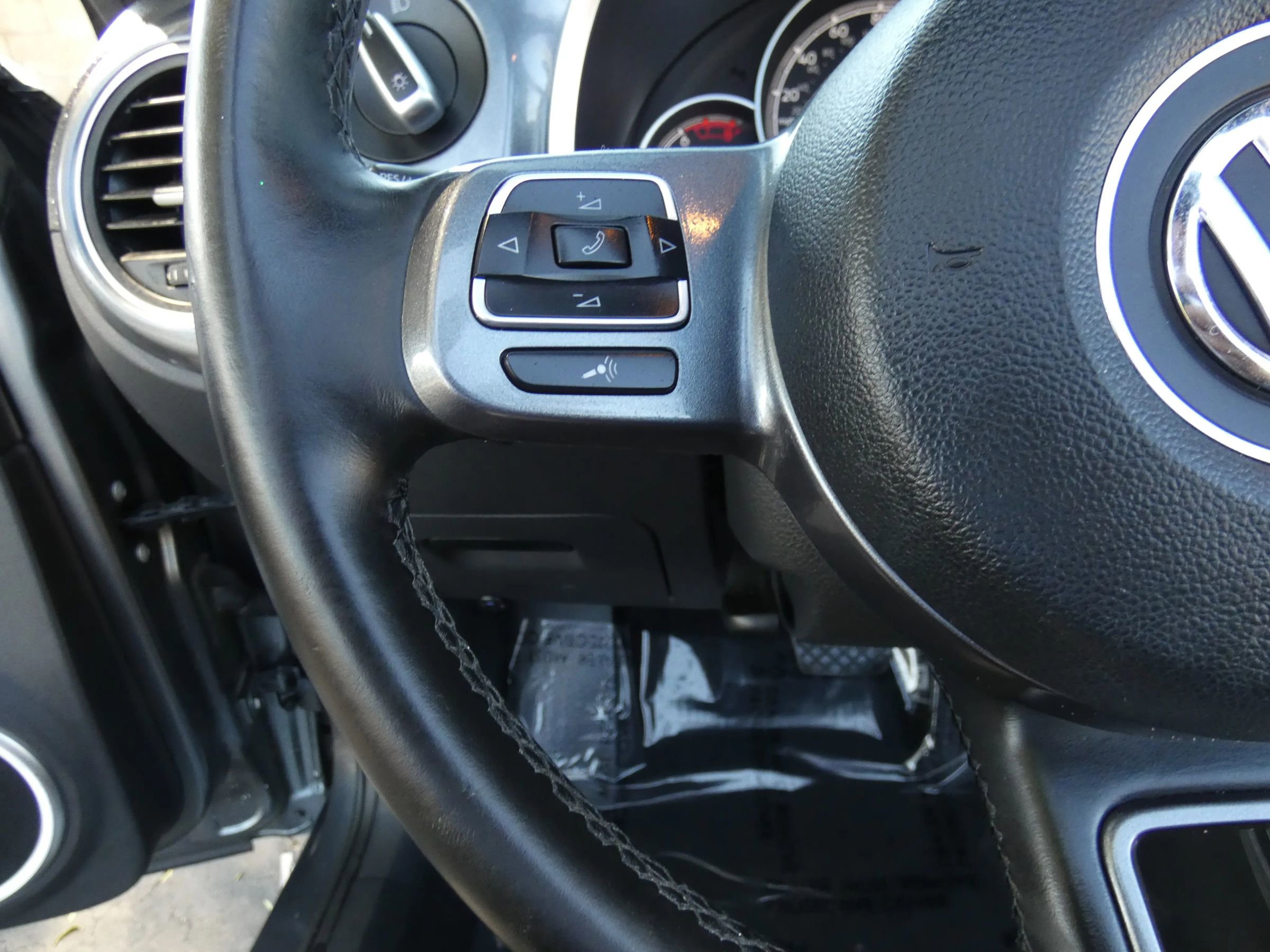 Used 2018 Volkswagen Beetle 2.0T S image 54