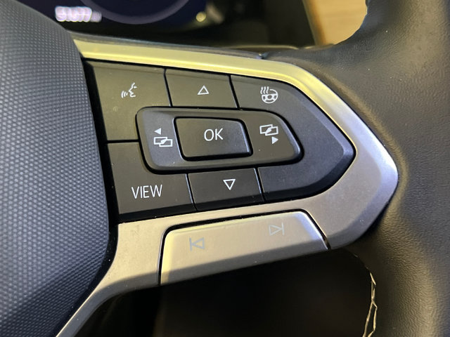 Certified 2025 Volkswagen Atlas SE FWD image 21