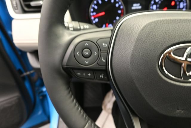 Used 2021 Toyota RAV4 XLE Premium AWD/4WD image 16