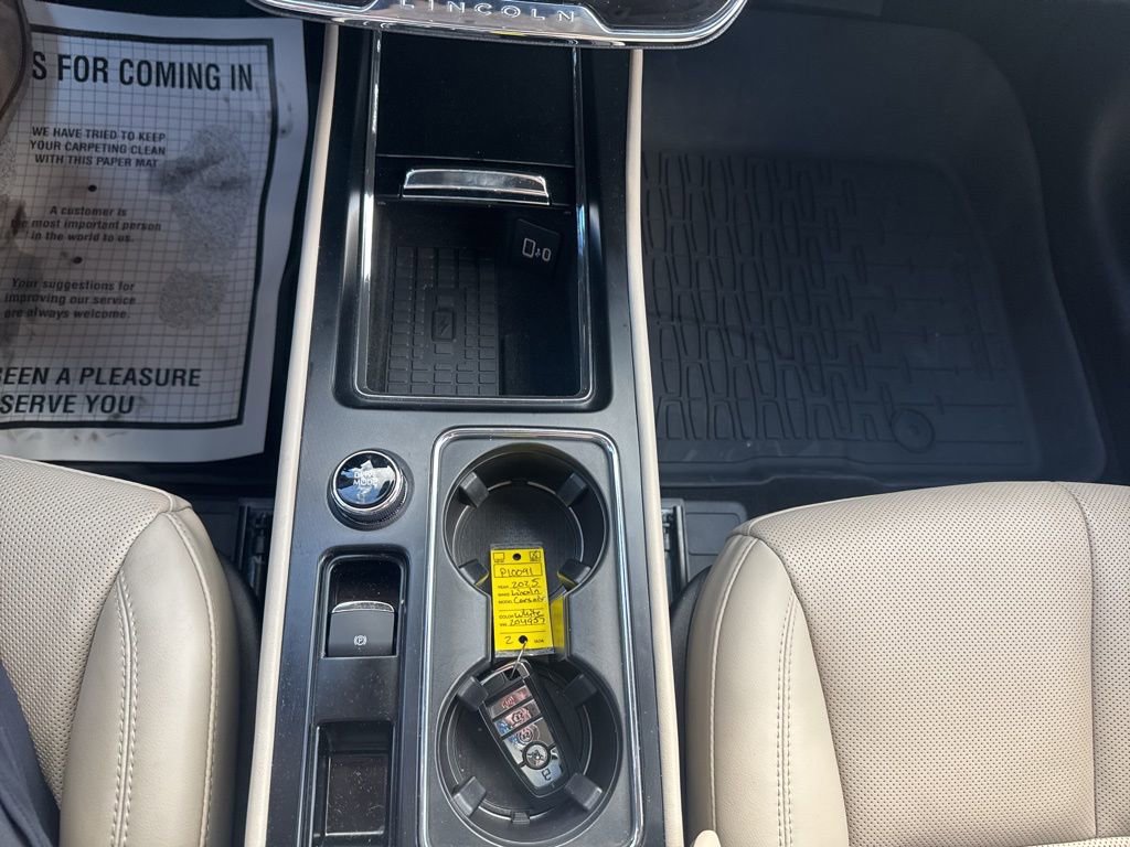 Used 2025 Lincoln Corsair Reserve w/ Jet Appearance Package image 17