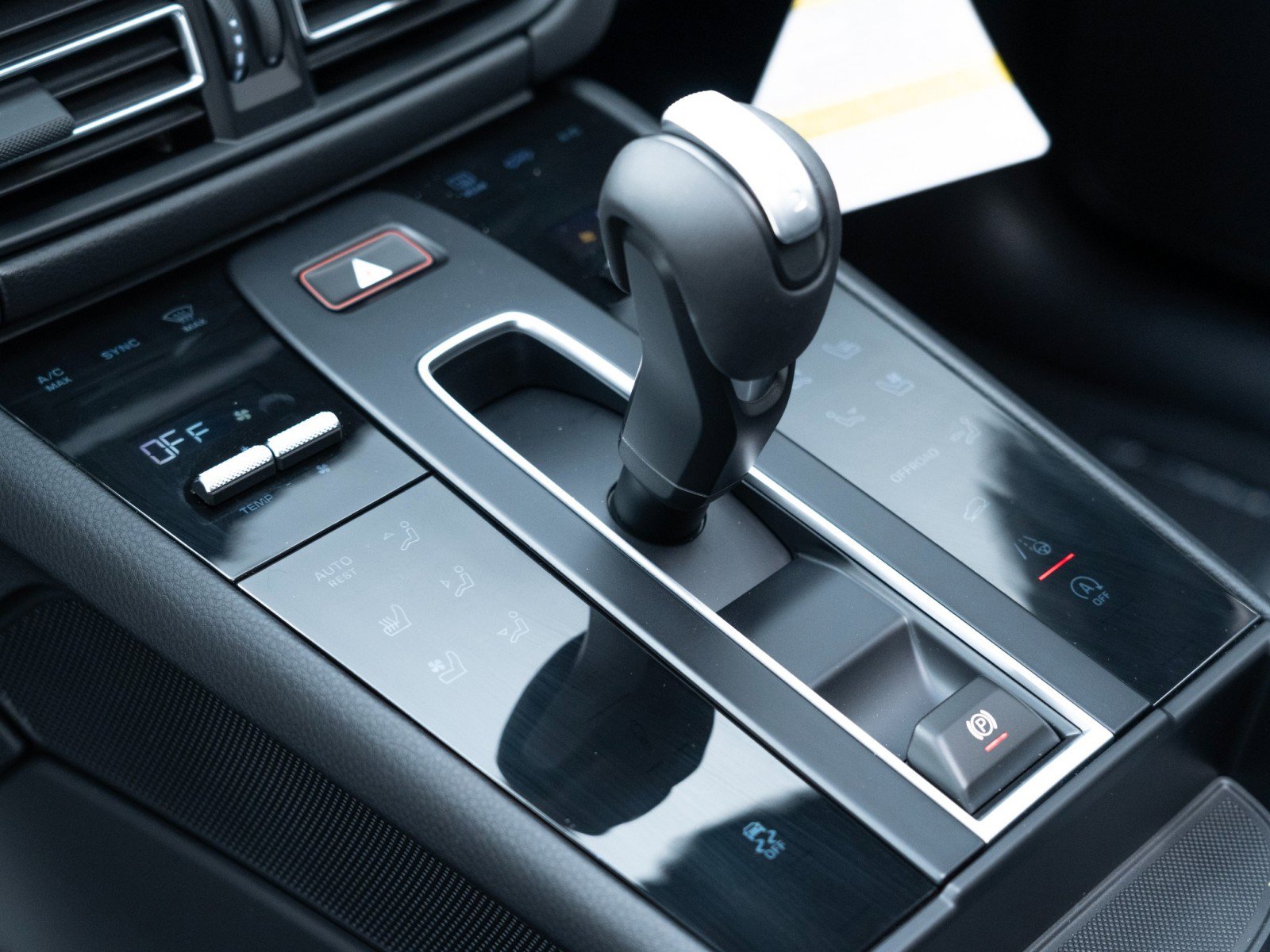 New 2026 Porsche Macan image 27