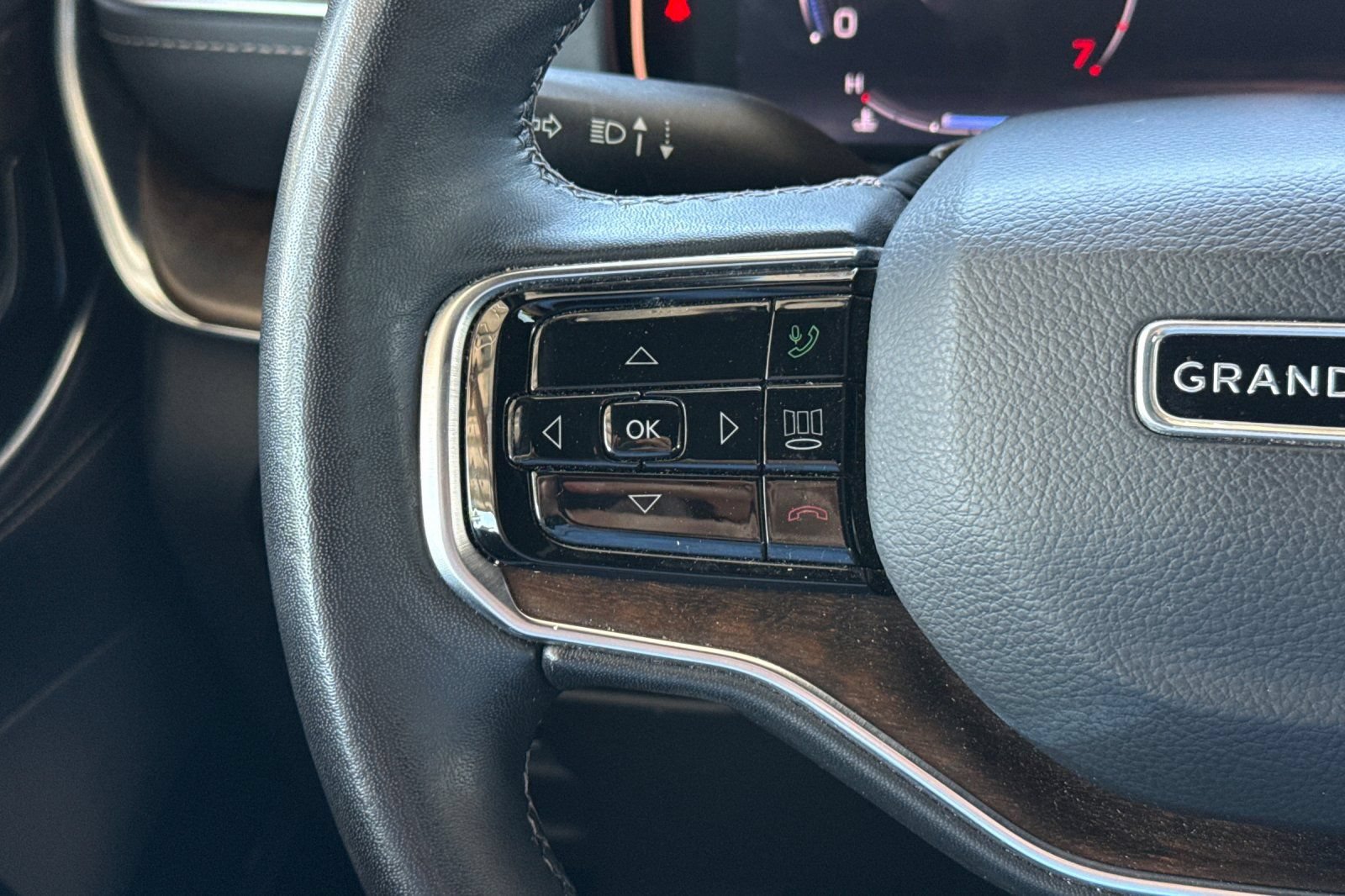 Used 2024 Jeep Grand Wagoneer L 4WD image 38