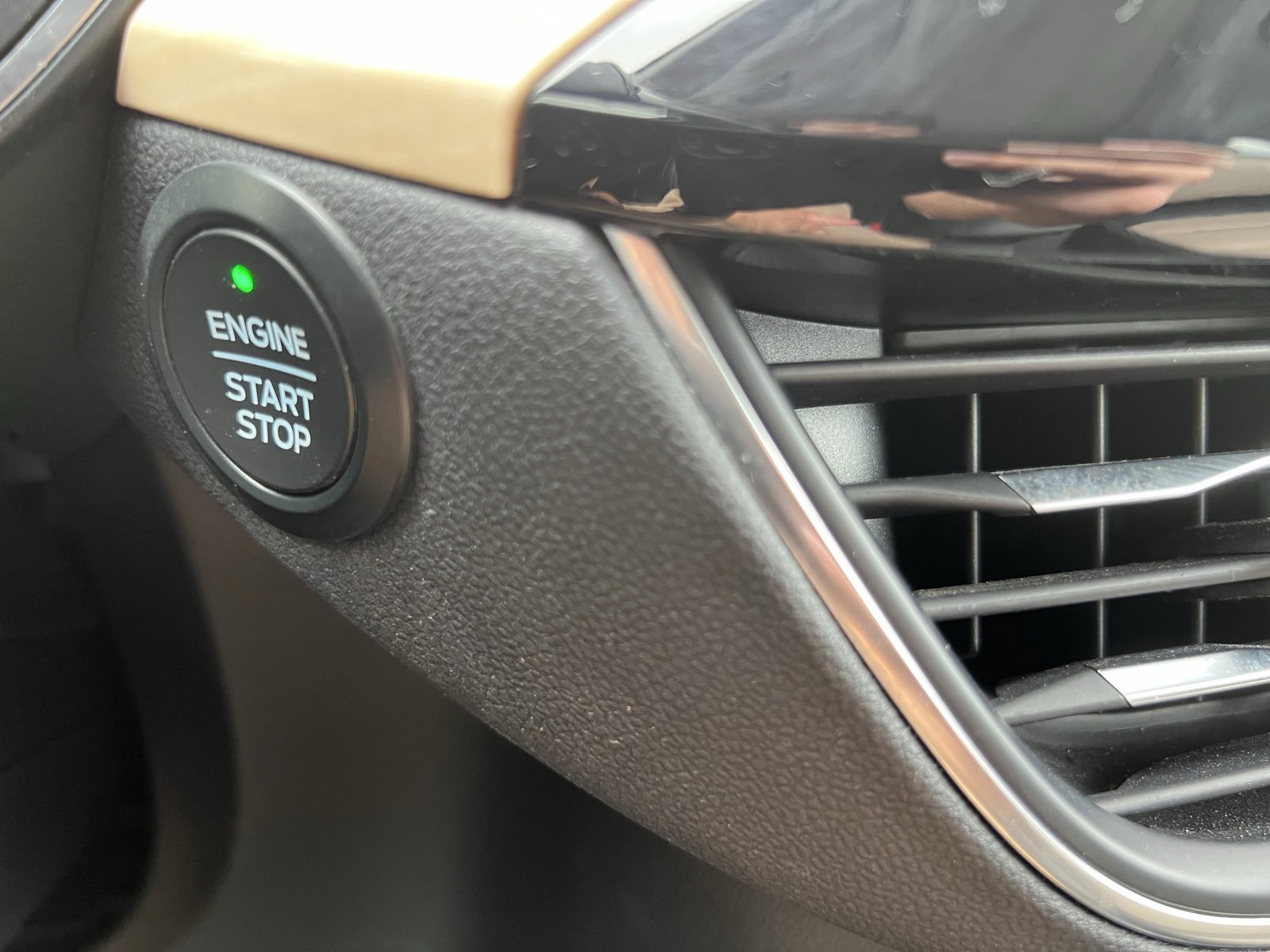 Used 2021 Ford Escape Titanium w/ Titanium Elite Package image 23