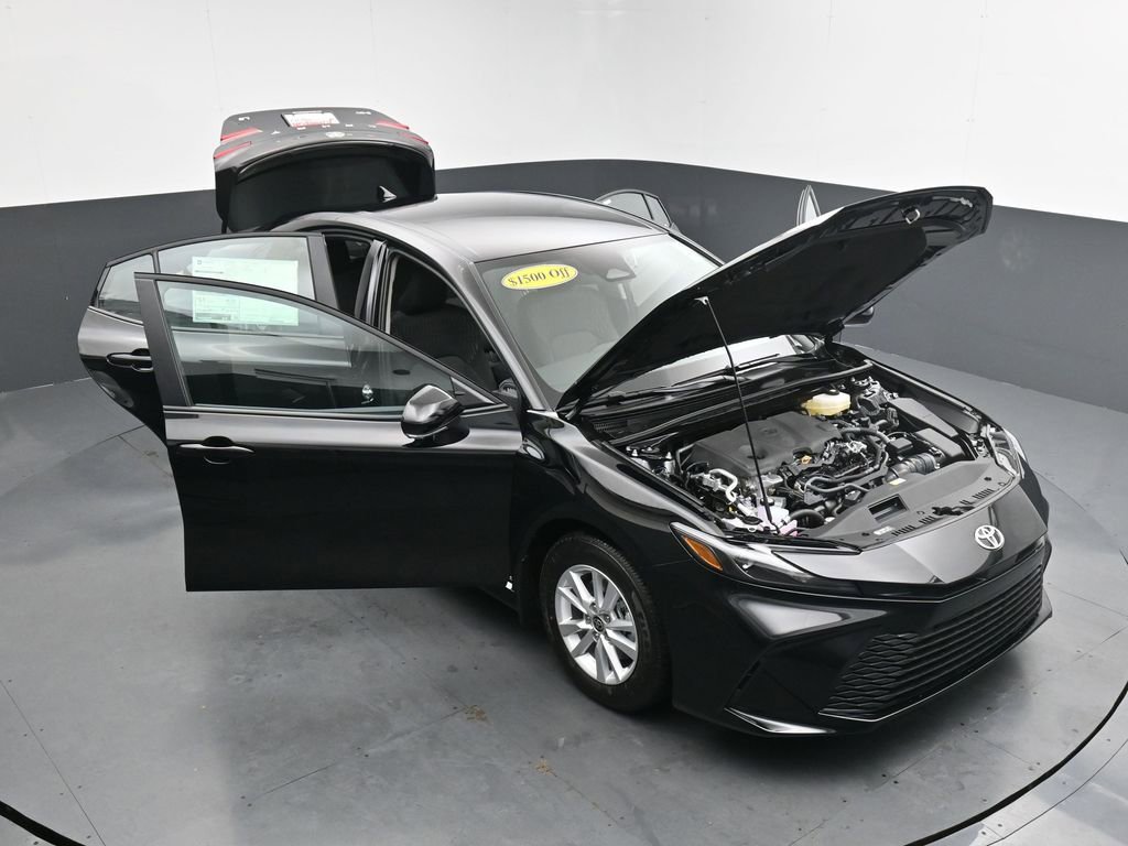 Used 2025 Toyota Camry LE image 36