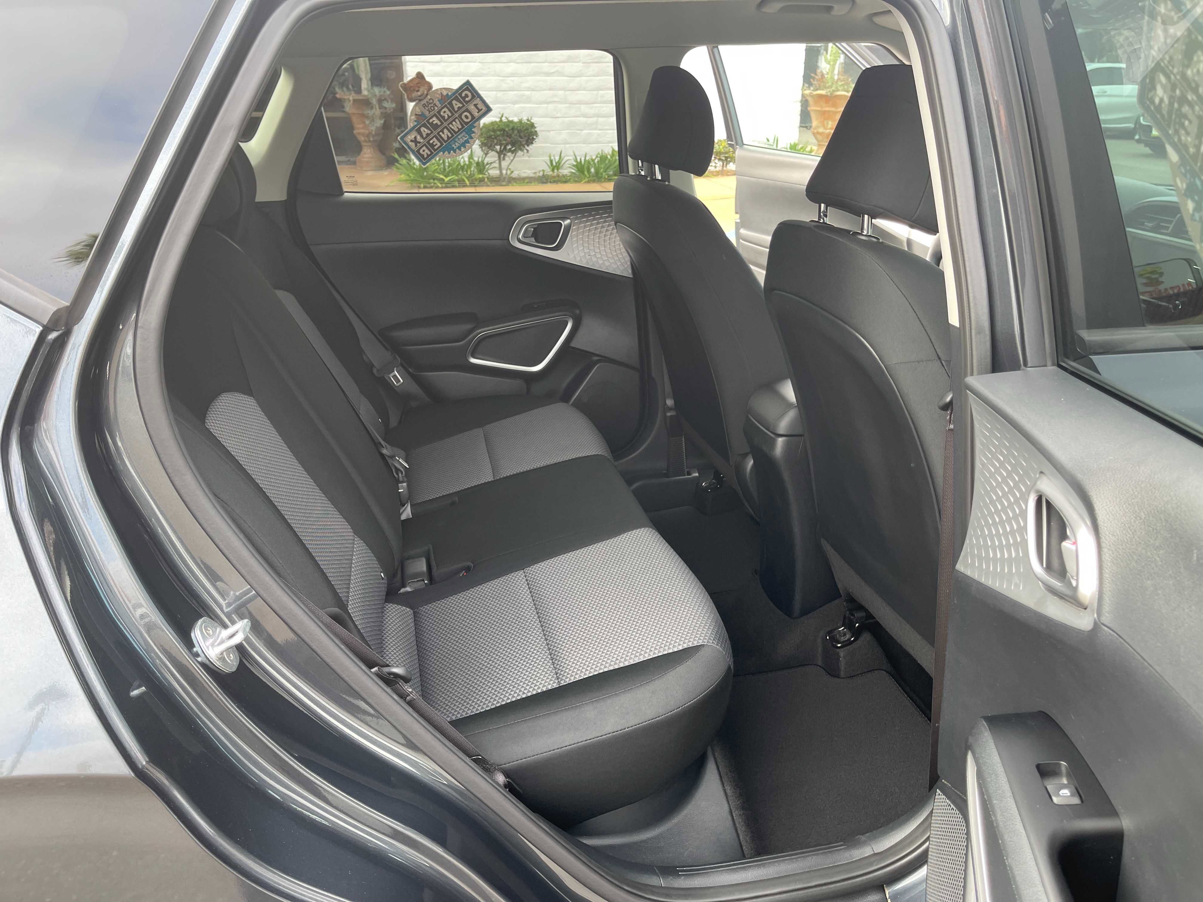 Used 2023 Kia Soul LX w/ LX Technology Package FWD image 11