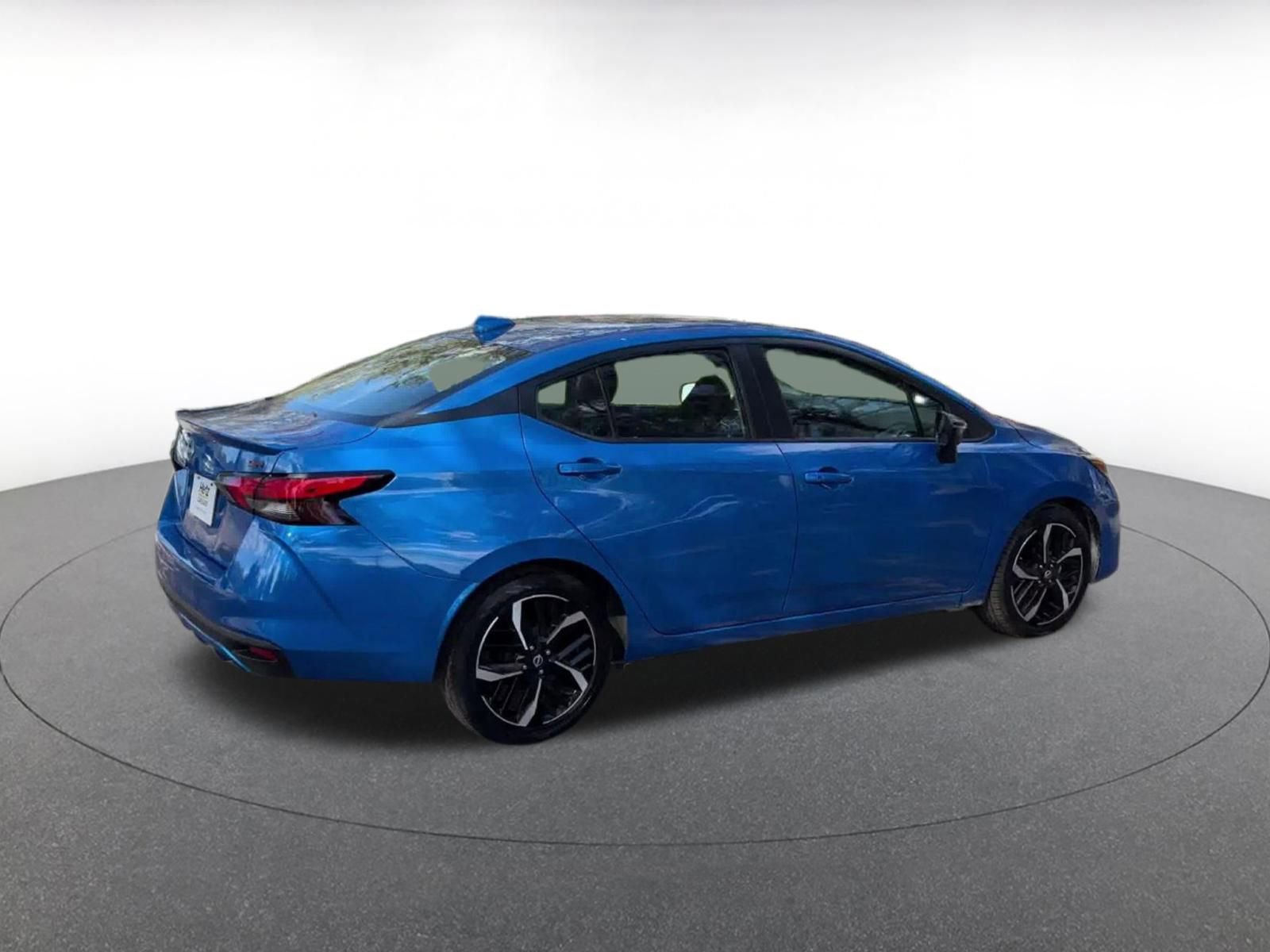 Used 2024 Nissan Versa SR image 15