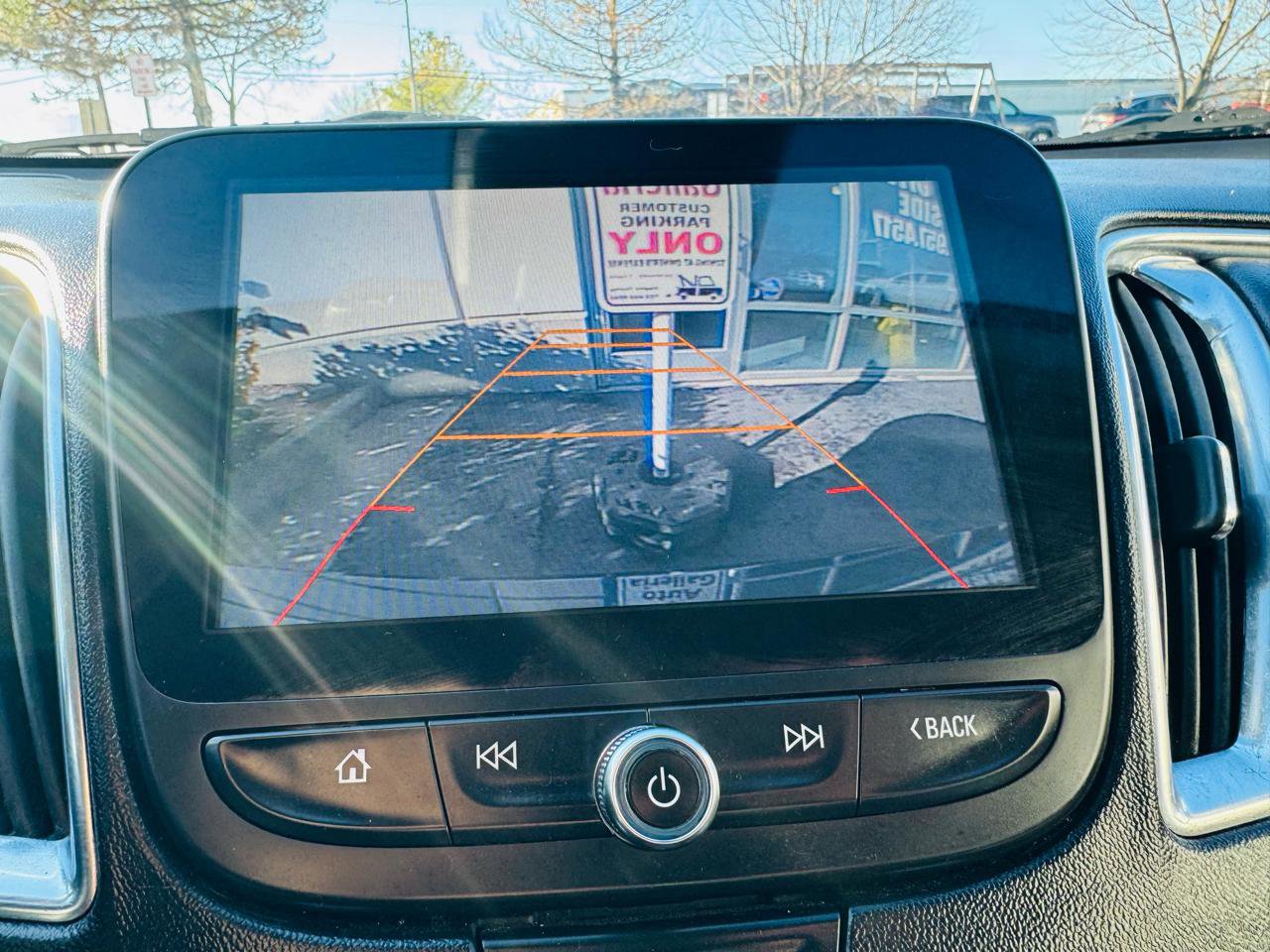 Used 2017 Chevrolet Malibu LT w/ Leather Package image 11