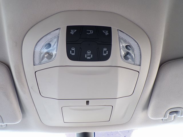 Used 2024 Chrysler Pacifica Touring-L image 34