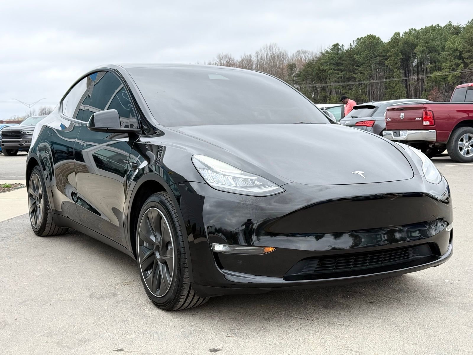 Used 2022 Tesla Model Y Long Range image 5