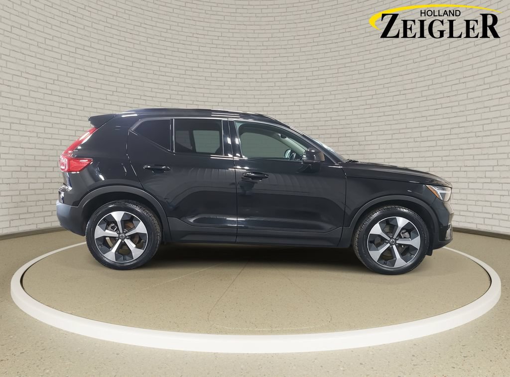 Used 2024 Volvo XC40 B5 Plus w/ Climate Package AWD/4WD image 4