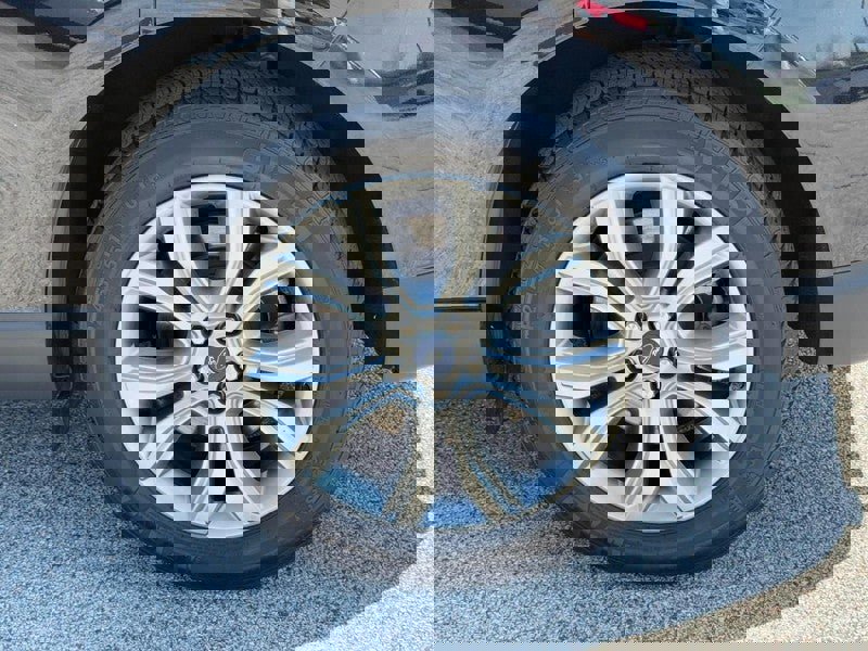 Used 2022 Ford Edge Titanium w/ Equipment Group 301A image 7