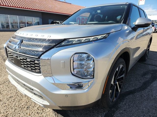 New 2024 Mitsubishi Outlander SE image 3