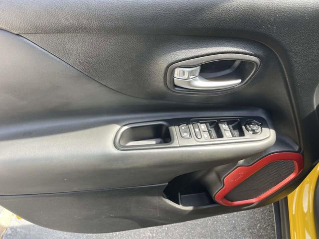 Used 2017 Jeep Renegade Trailhawk image 14