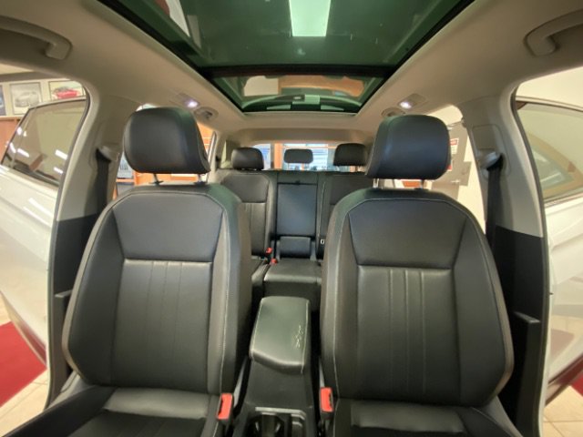 Used 2023 Volkswagen Tiguan SE w/ Panoramic Sunroof Package FWD image 20