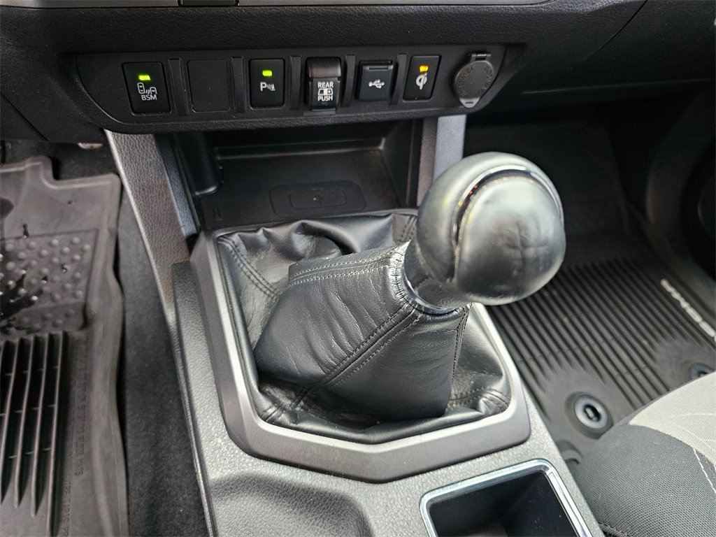 Used 2020 Toyota Tacoma TRD Off-Road w/ Technology Package image 30