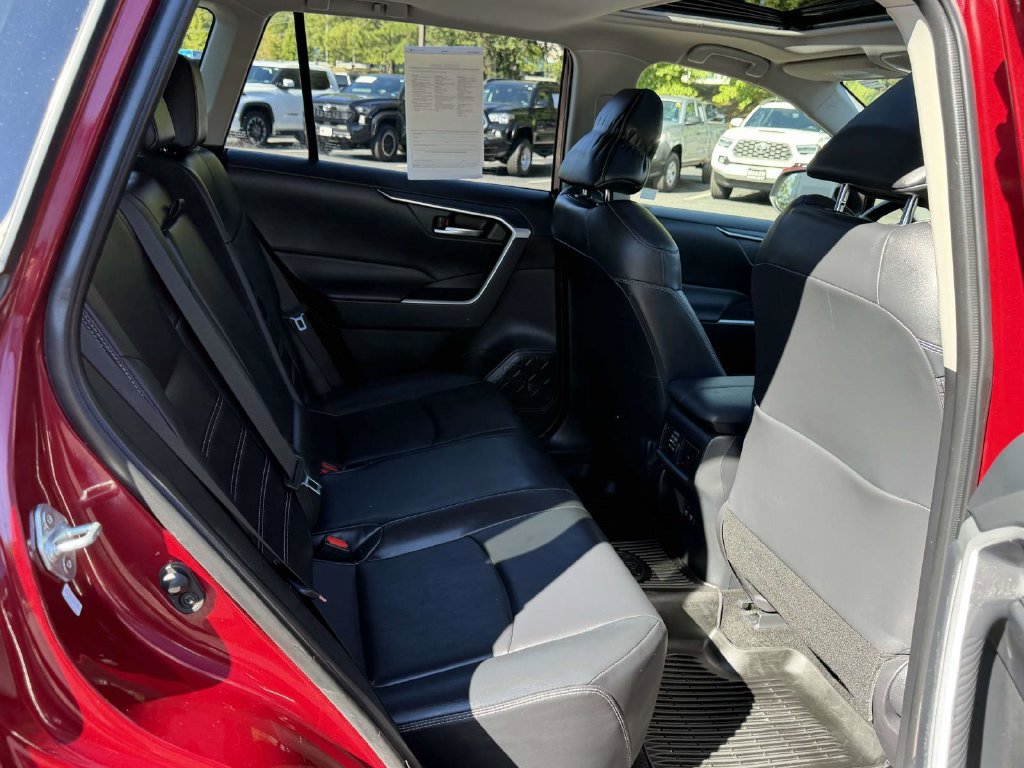 Used 2019 Toyota RAV4 XLE Premium w/ Cold Weather Package AWD/4WD image 13