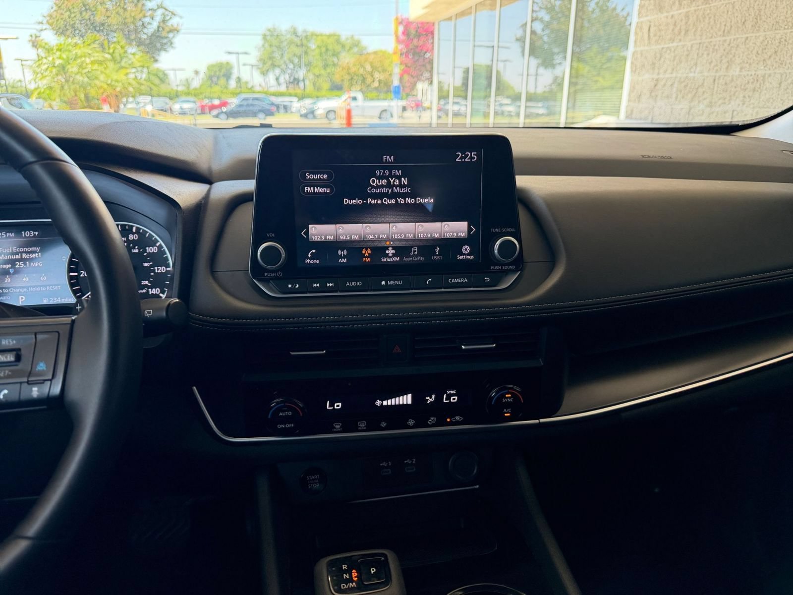 Used 2025 Nissan Rogue SV AWD/4WD image 17