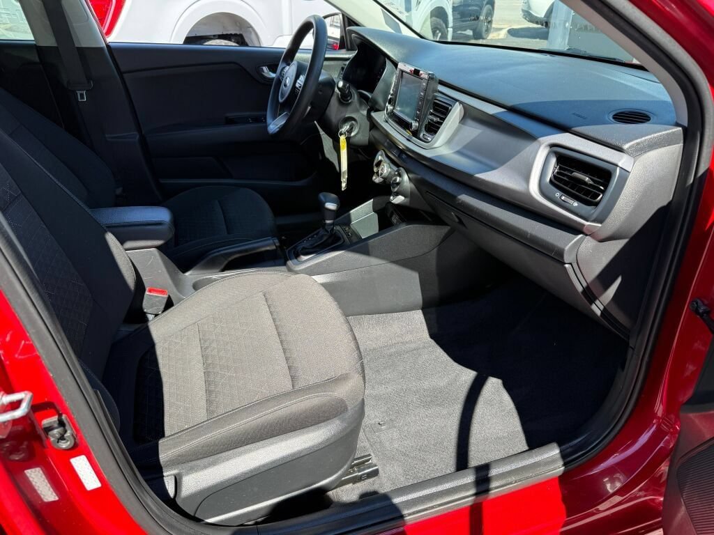 Used 2019 Kia Rio S FWD image 4