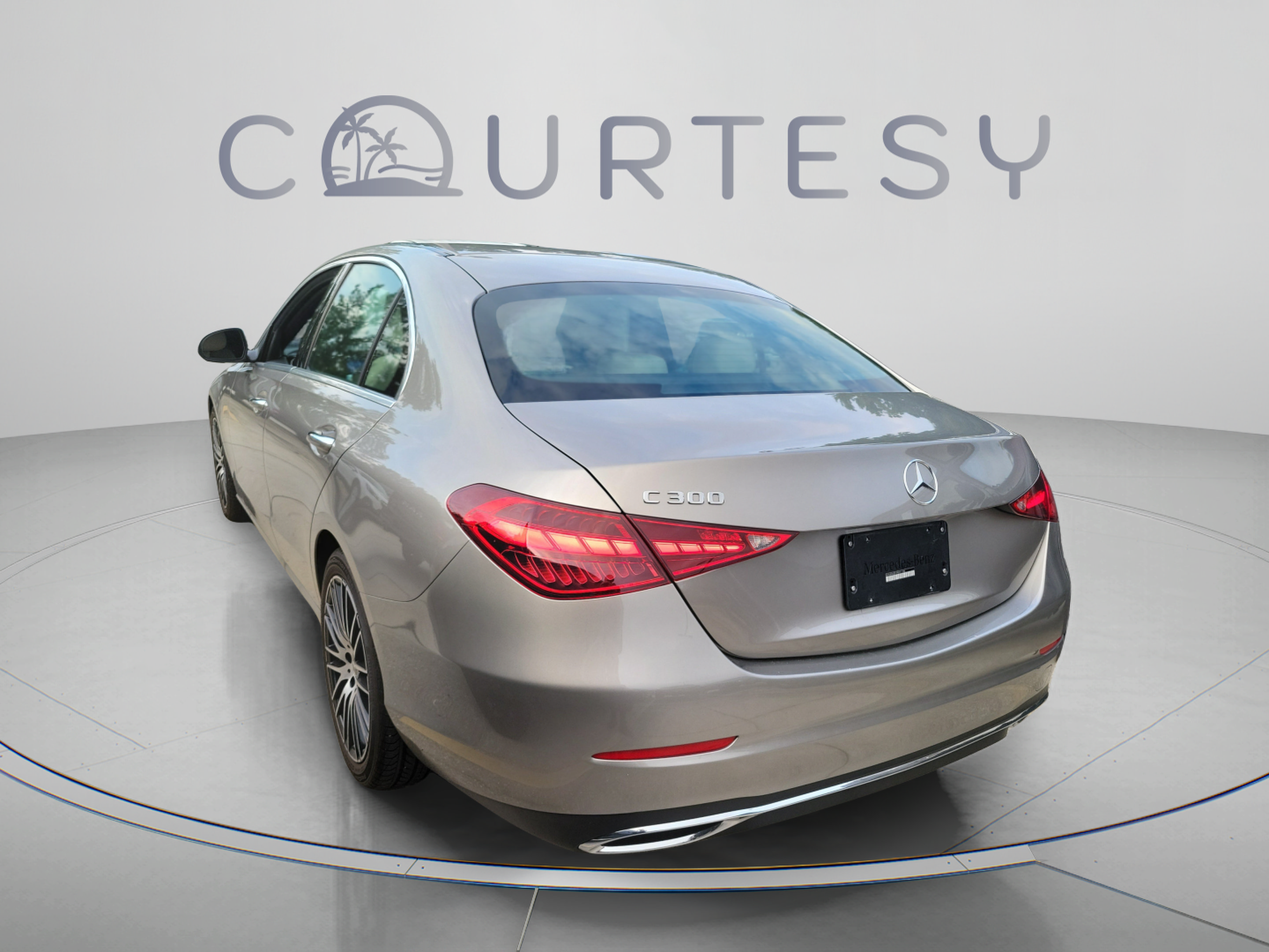 Used 2023 Mercedes-Benz C 300 Sedan image 2