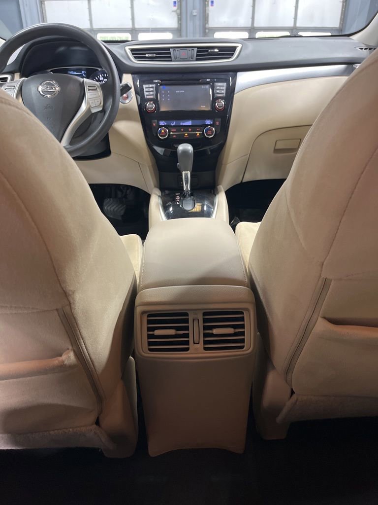 Used 2016 Nissan Rogue SV w/ SV Premium Package image 33