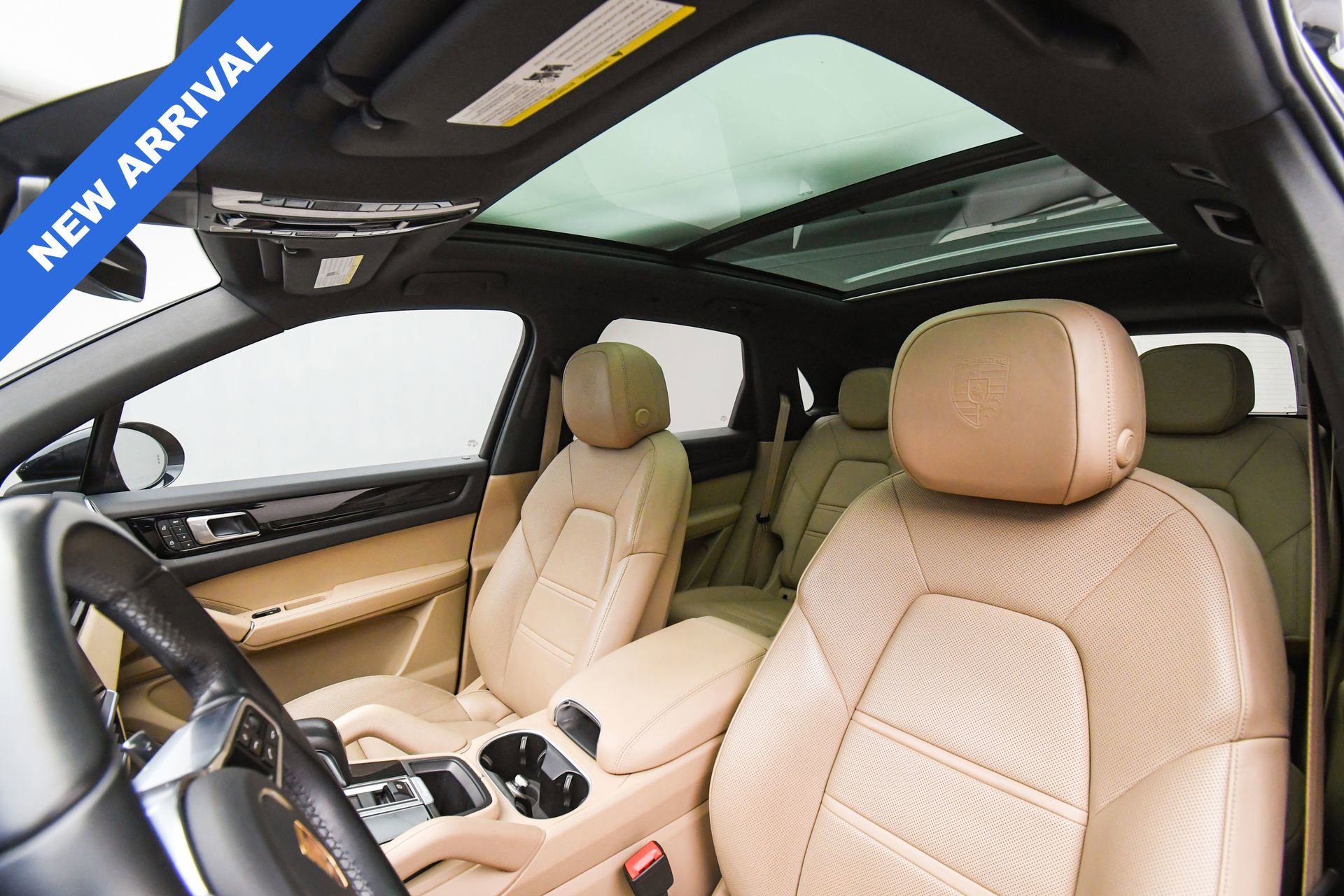 Used 2023 Porsche Cayenne Platinum Edition image 50