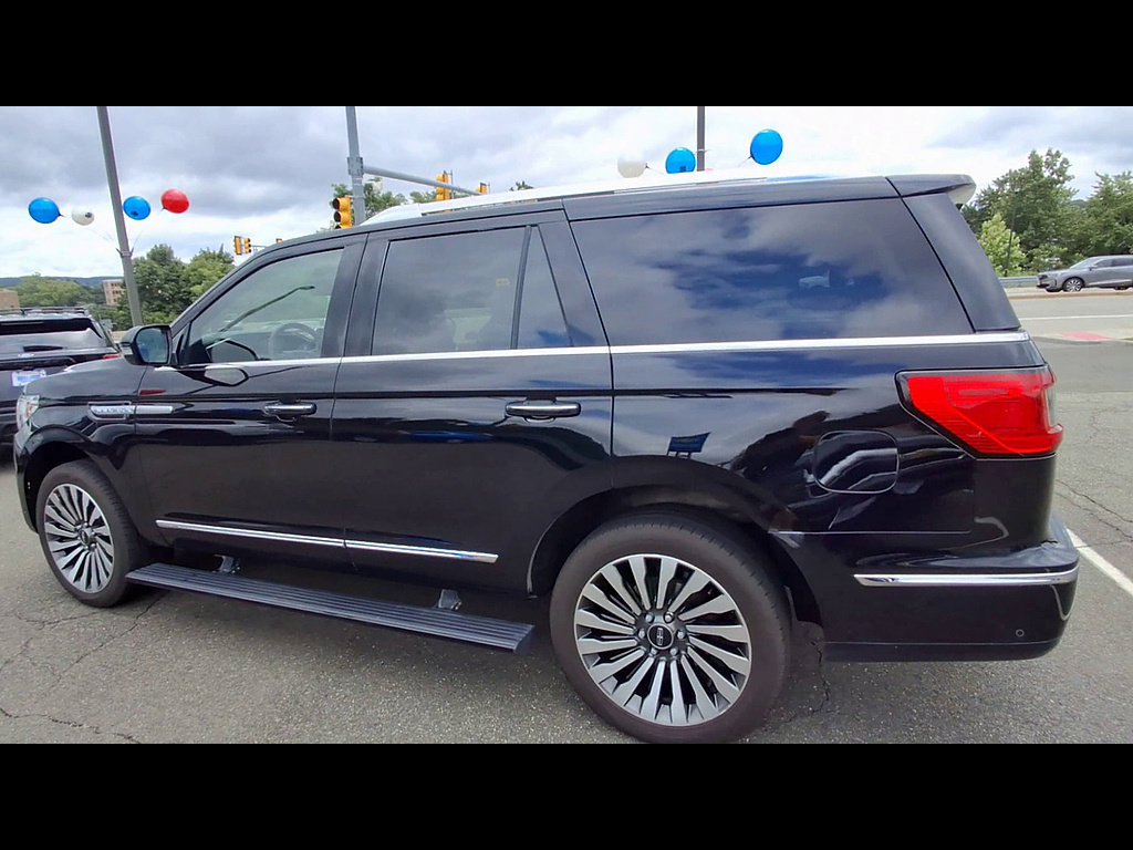 Used 2021 Lincoln Navigator Reserve w/ Luxury Package AWD/4WD image 6