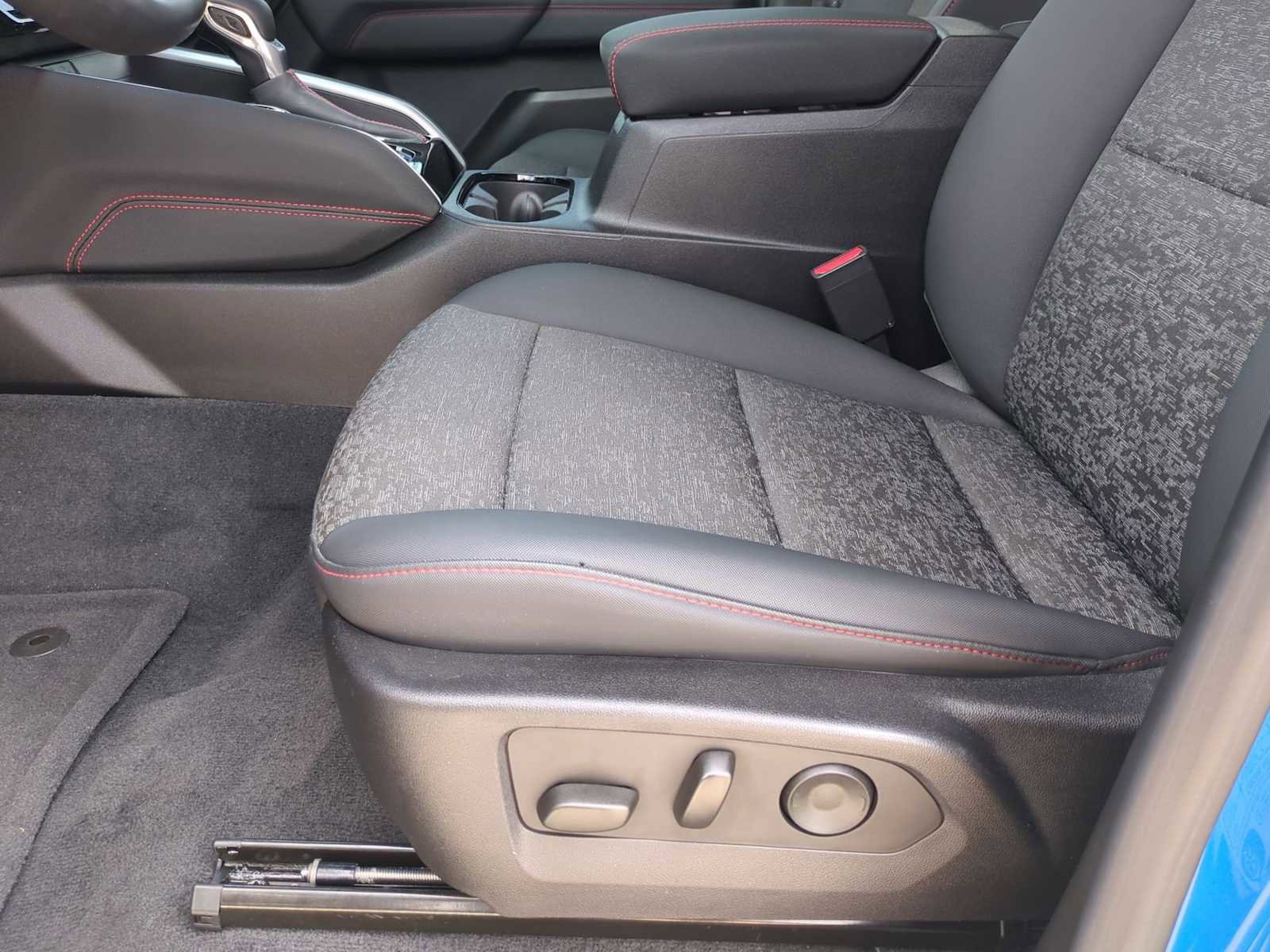 Used 2023 Chevrolet Colorado Z71 w/ Z71 Convenience Package 2 image 19