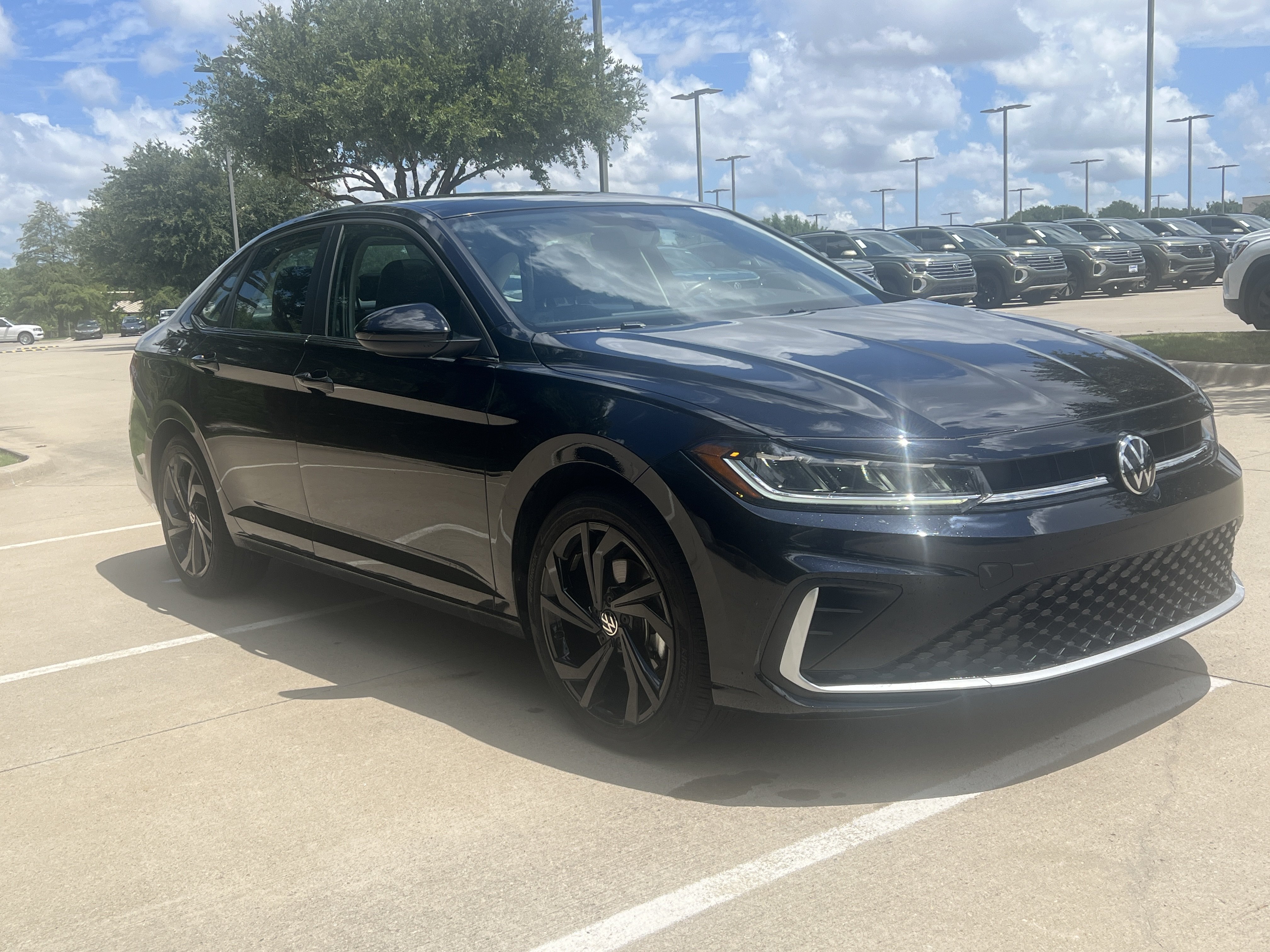 Used 2026 Volkswagen Jetta SE w/ Black Wheel Package FWD image 2