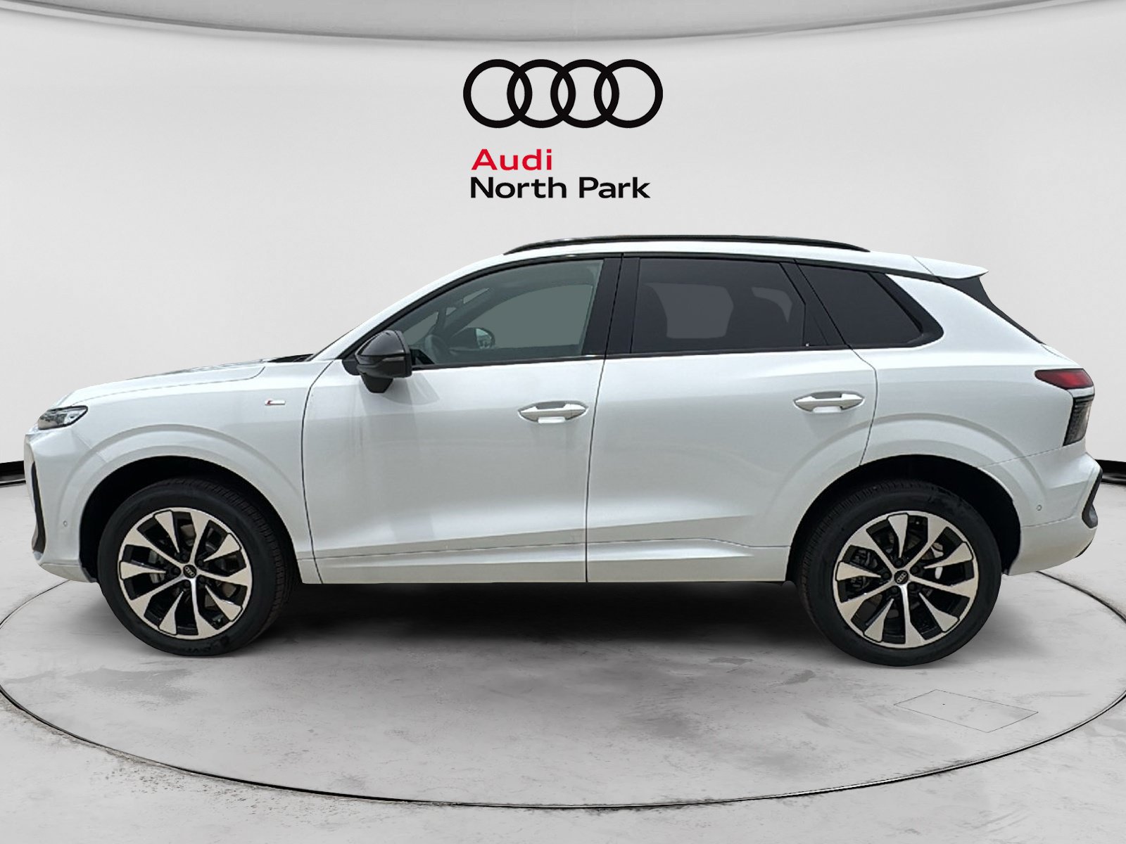 New 2026 Audi Q3 quattro 2.0T AWD/4WD image 4