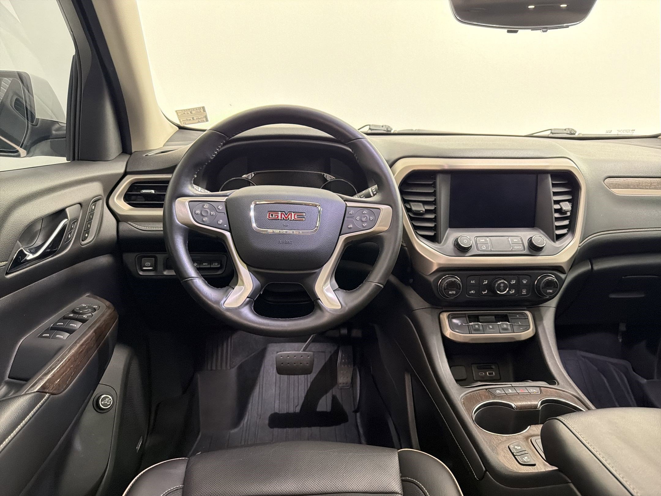 Used 2020 GMC Acadia Denali w/ Technology Package image 25