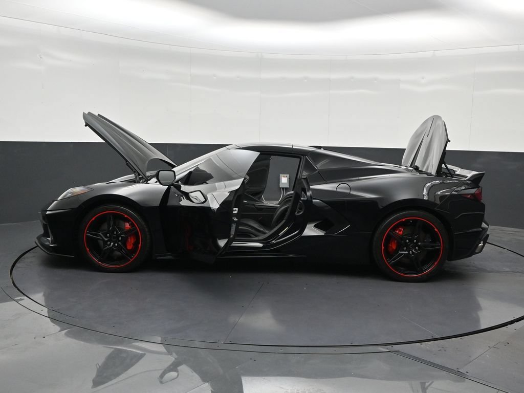 Used 2022 Chevrolet Corvette Stingray Premium Conv w/ Z51 Performance Package RWD image 32