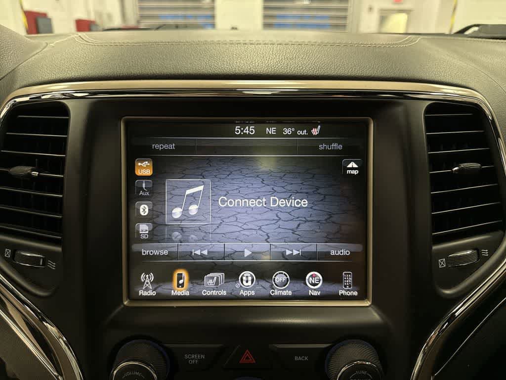 Used 2016 Jeep Grand Cherokee Overland AWD/4WD image 21