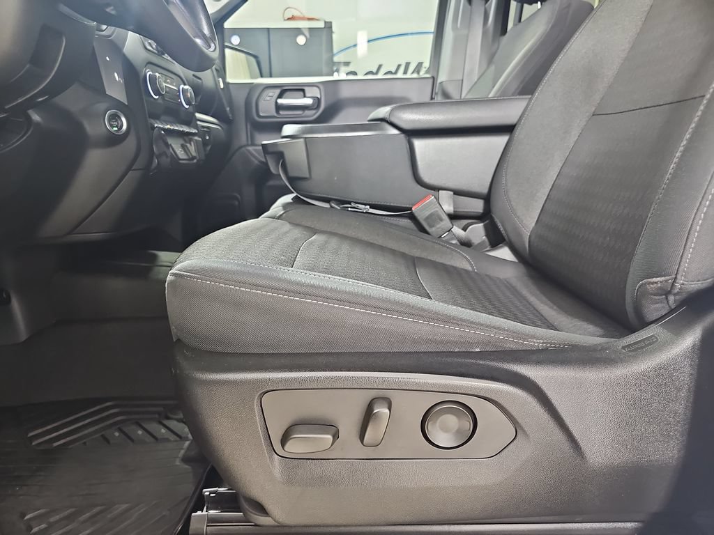 Certified 2022 Chevrolet Silverado 1500 Custom Trail Boss w/ LPO, Dark Essentials Package AWD/4WD image 33