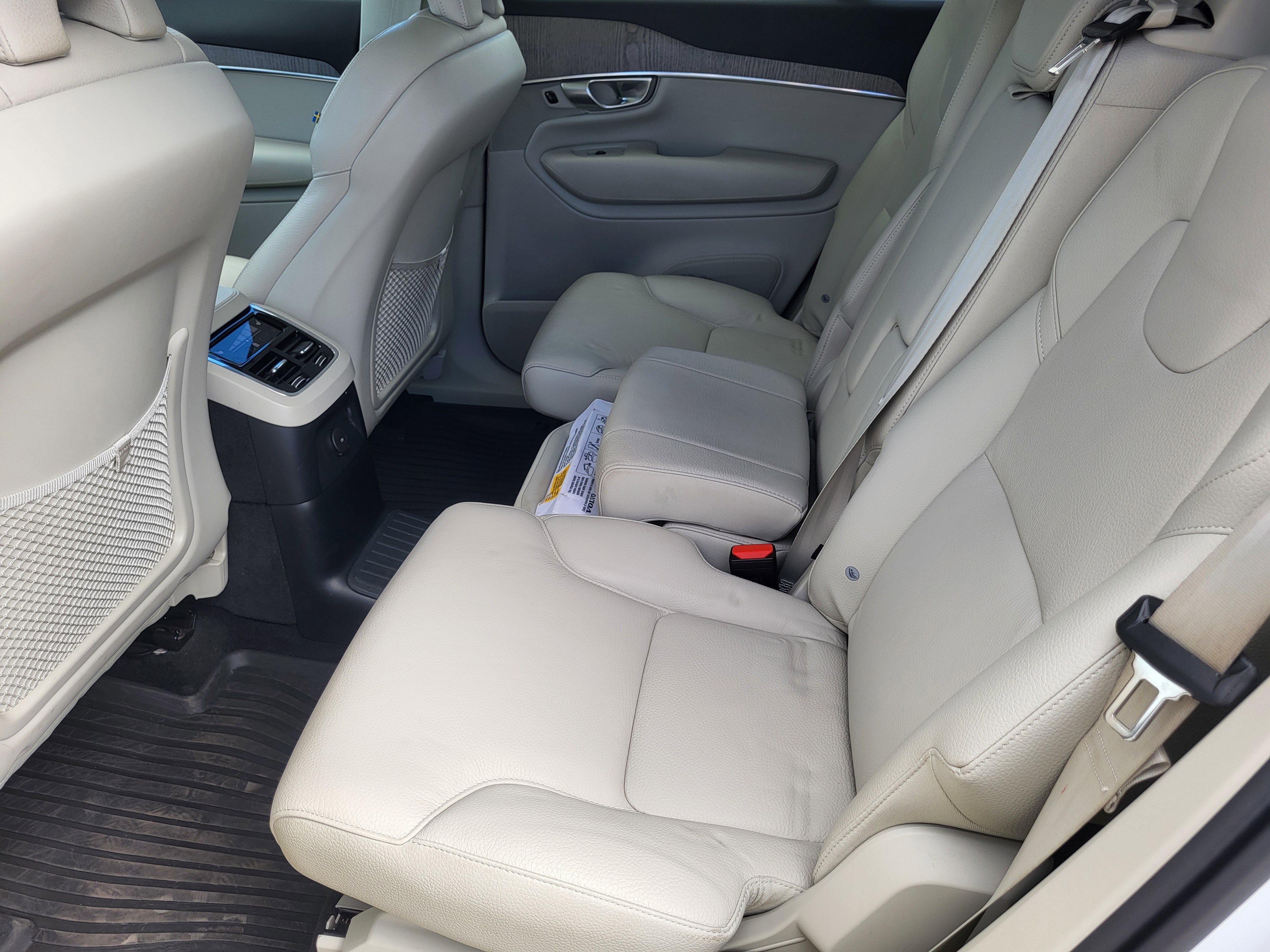 Certified 2024 Volvo XC90 T8 Plus w/ Protection Package Premier image 25