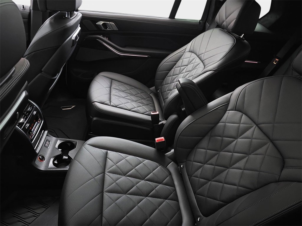 Used 2023 BMW X7 xDrive40i w/ M Sport Package image 18