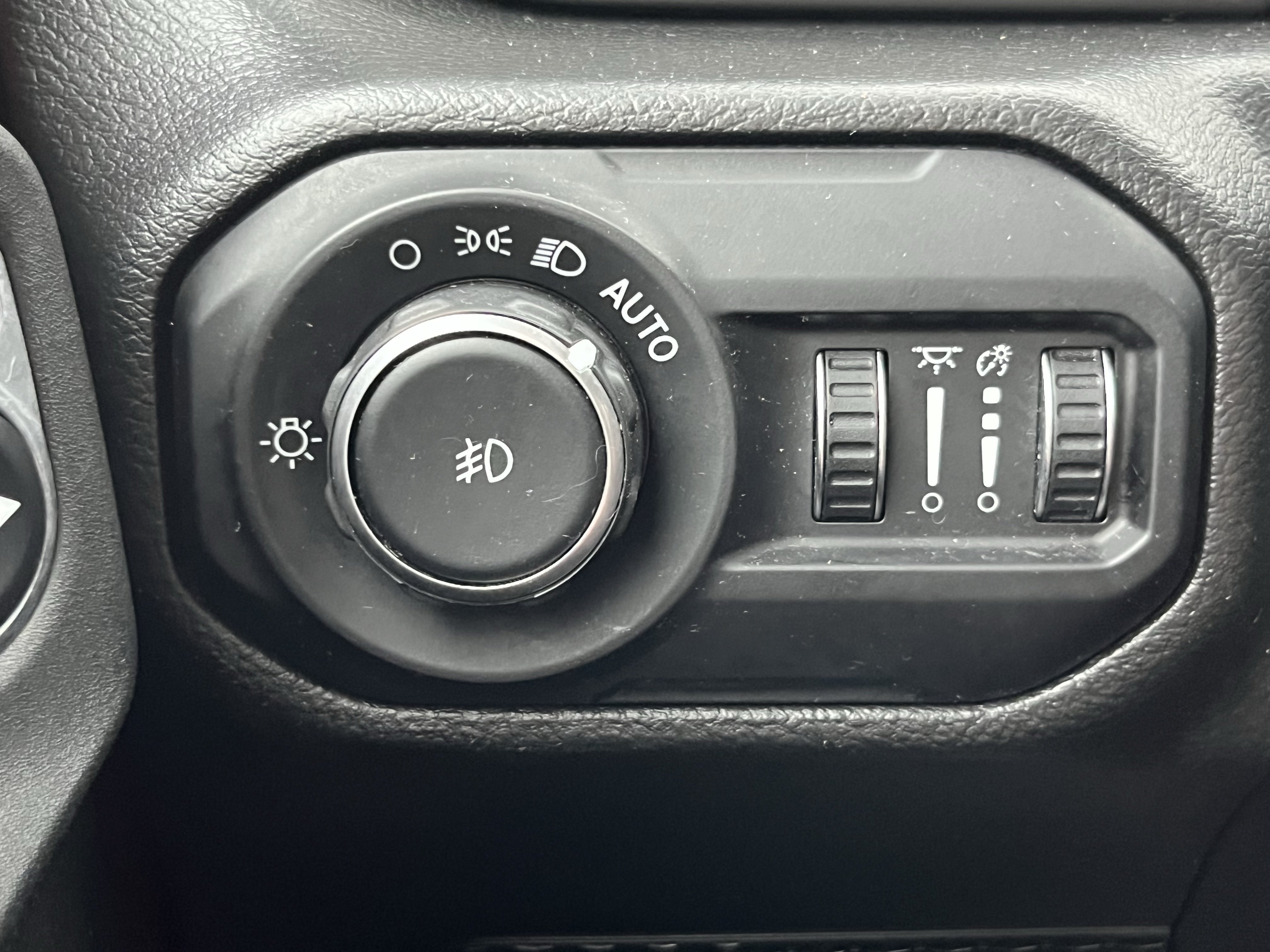 Used 2021 Jeep Wrangler Unlimited Sport AWD/4WD image 37