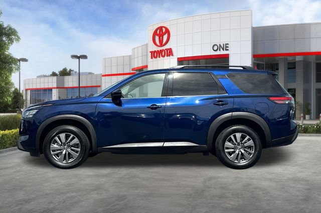 Used 2024 Nissan Pathfinder SV FWD image 8