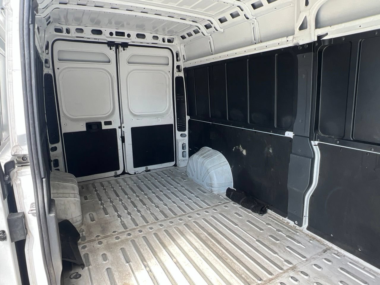 Used 2025 RAM ProMaster 2500 w/ Convenience Group FWD image 18
