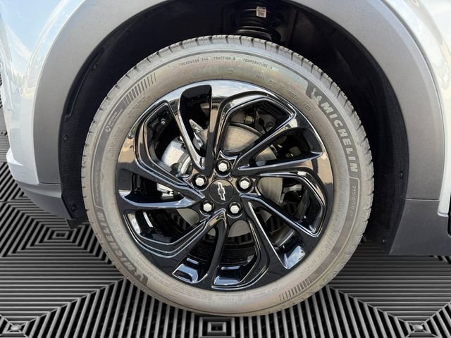 Used 2027 Chevrolet Bolt RS w/ Technology Package FWD image 8
