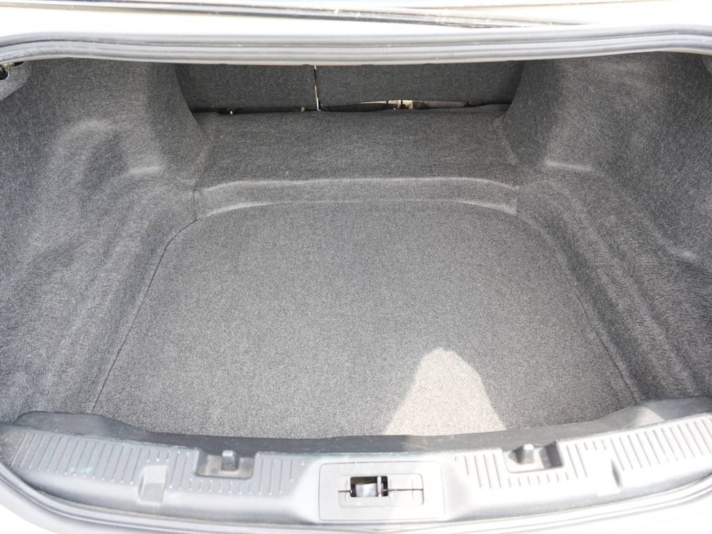 Used 2018 Ford Taurus SE FWD image 26