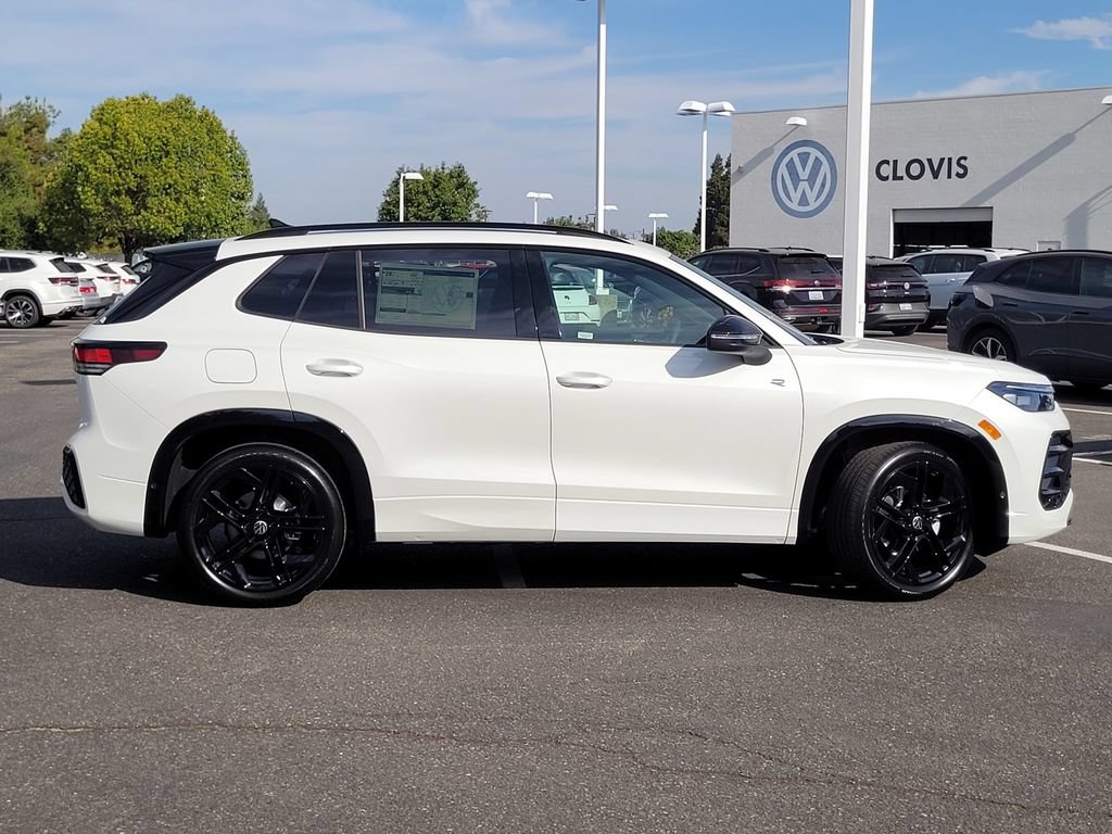 New 2026 Volkswagen Tiguan SE R-Line FWD image 4