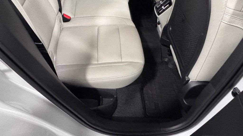 Certified 2026 Volvo XC40 B5 Plus AWD/4WD image 24